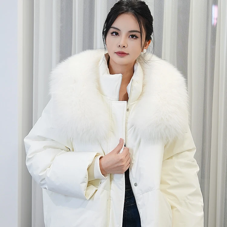 【阳光专属】时尚狐狸毛领90白鹅绒羽绒服MOFD01OJK024W21