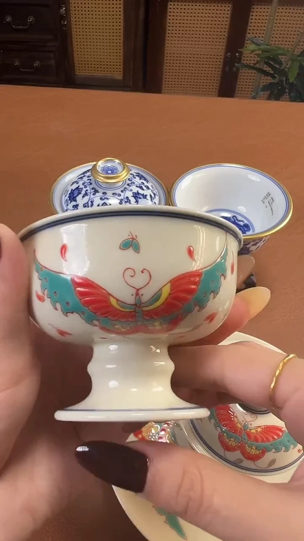 立勤堂红绿彩蝴蝶高足杯