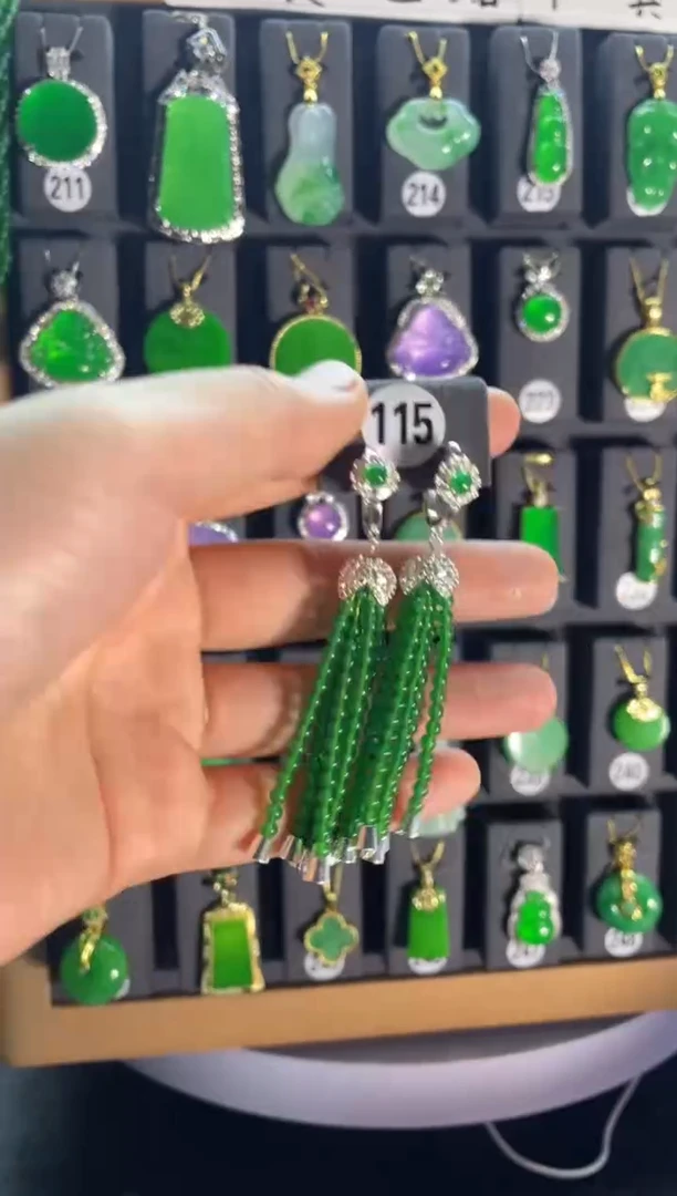 【闪购商品】翡翠颈饰银S925镶嵌115....