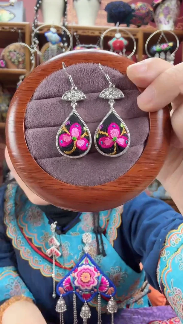 刺绣耳环45甜甜家