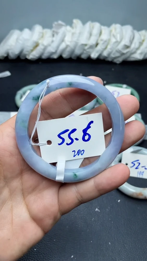 未镶嵌手镯翡翠200
