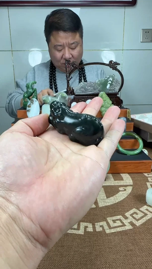 未镶嵌和田玉把件和田玉貔貅