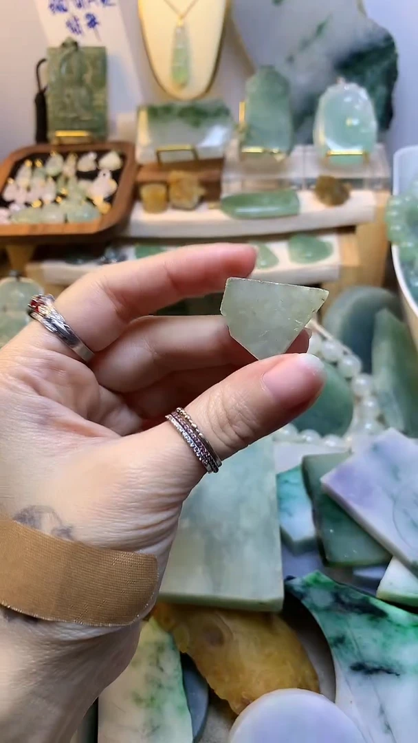 未镶嵌挂件翡翠缅甸A货翡翠,没有运费险,有纹有裂