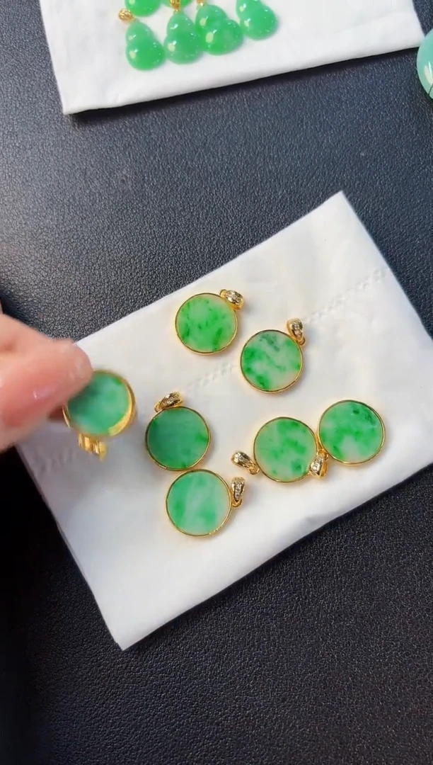 【闪购商品】翡翠颈饰未镶嵌新圆牌 缅料A货/多样性一件