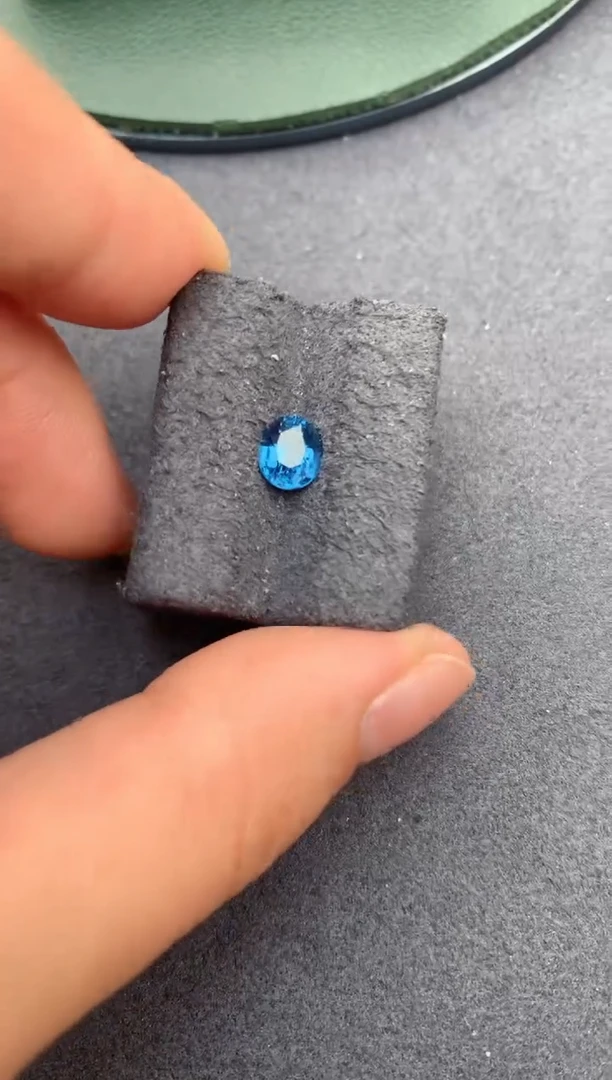 裸石未镶嵌尖晶石1ct 钴尖晶