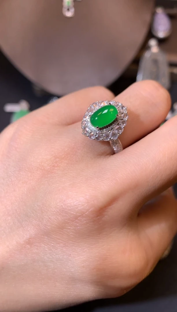 【闪购商品】翡翠吊坠(不含链)18K金镶嵌戒指