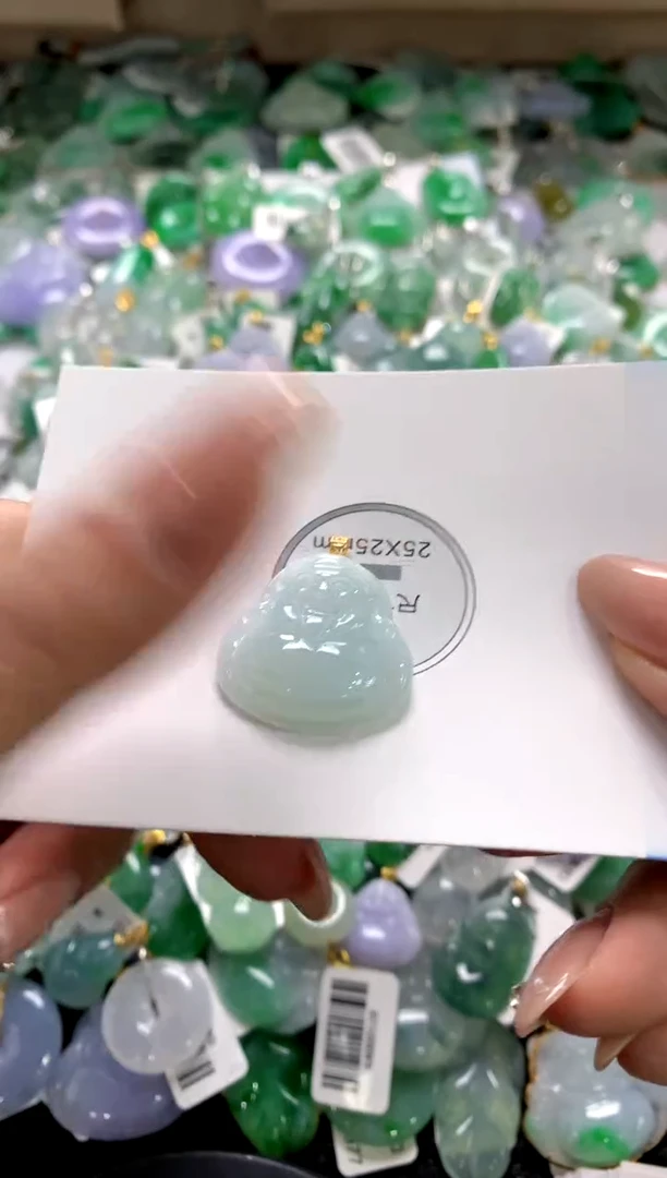 颈饰18K金镶嵌翡翠1111111111111111