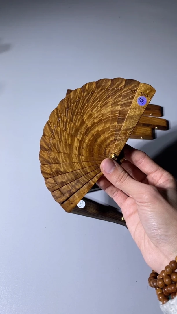 【闪购商品】金丝楠木雕106号10cm金丝楠迷你扇
