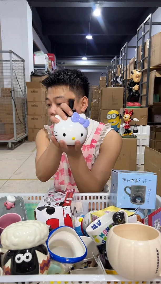 瓷片树脂紫色蝴蝶结kt猫按压瓶