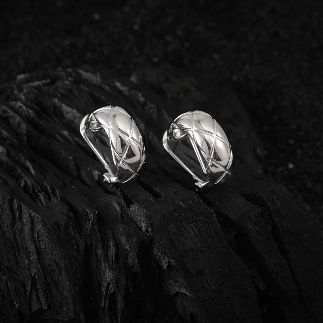 足银耳饰 足银990  光面菱格耳扣 小香风 （EH9881）