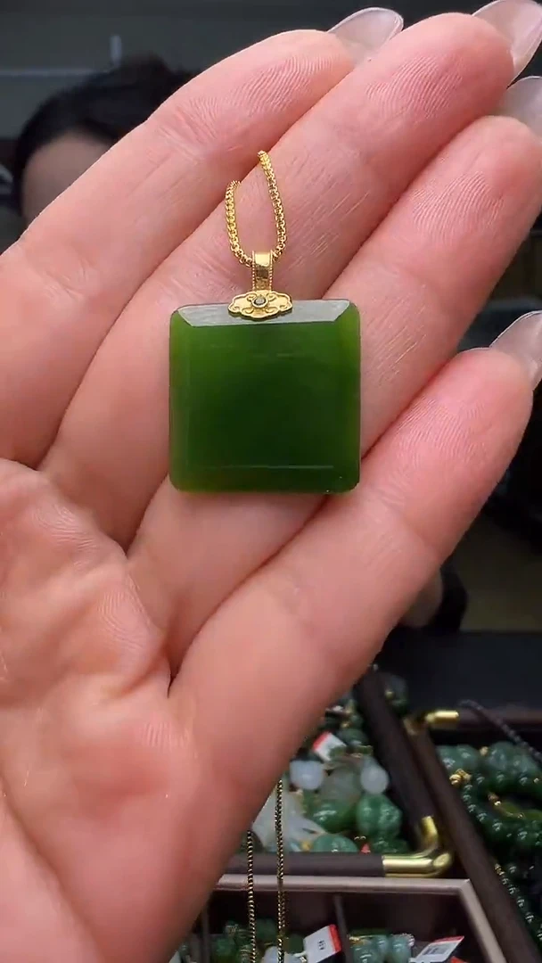 颈饰18K金镶嵌和田玉（多样性发货.发其一）11.20.19