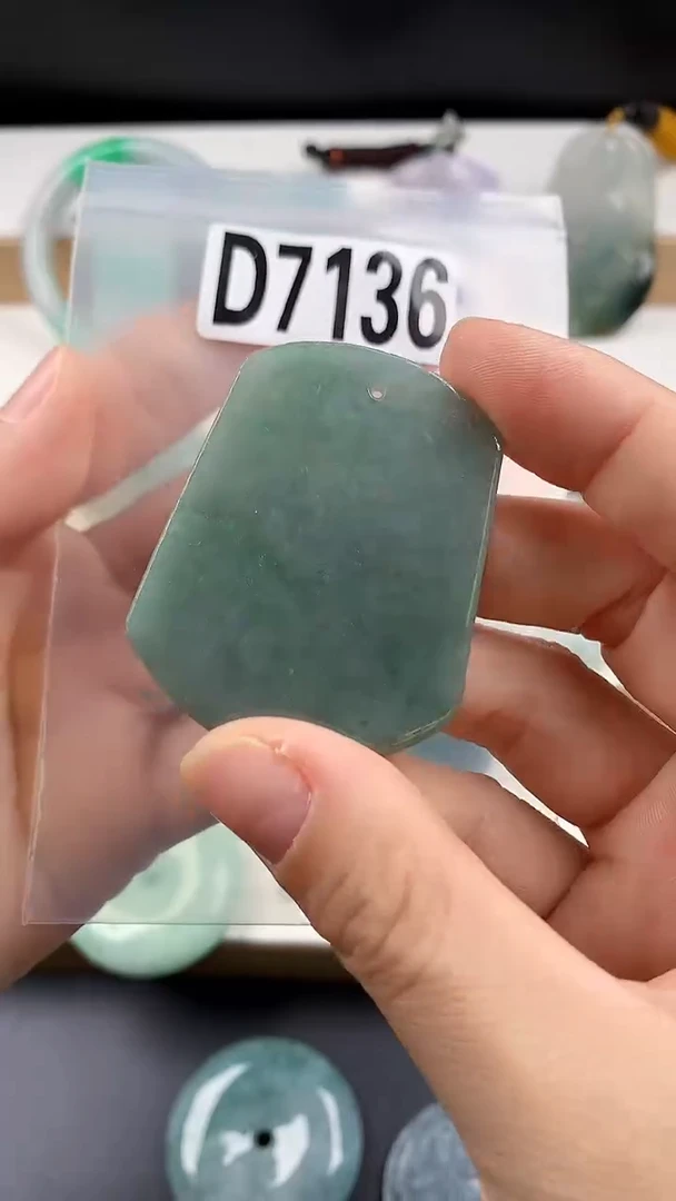 颈饰未镶嵌翡翠天然翡翠吊坠挂件
