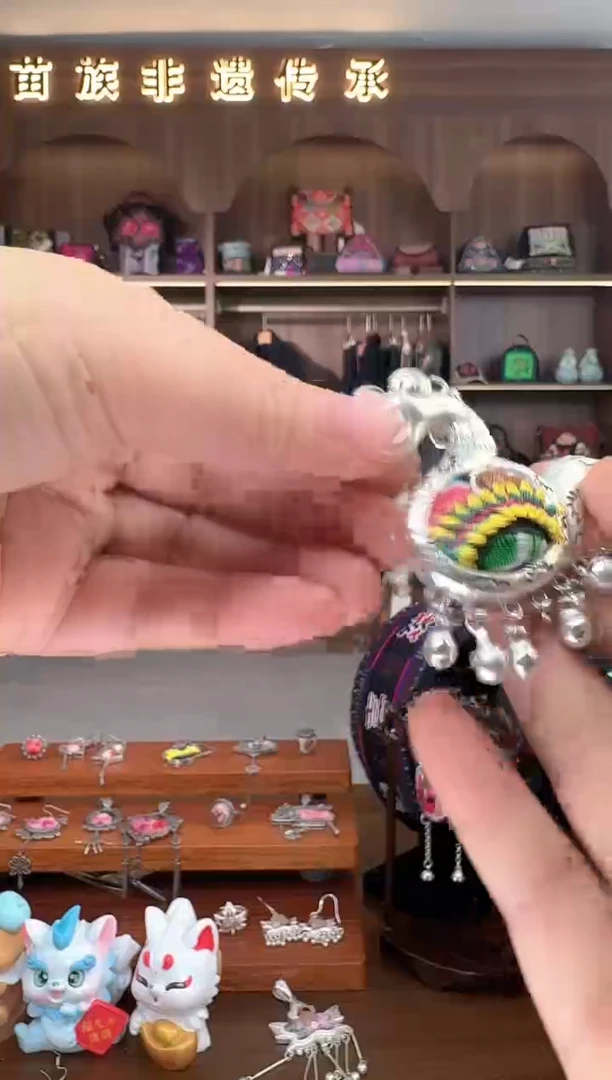 【闪购商品】织绣扶光苗绣传承69