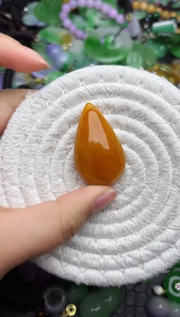 颈饰未镶嵌翡翠缅甸翡翠吊坠