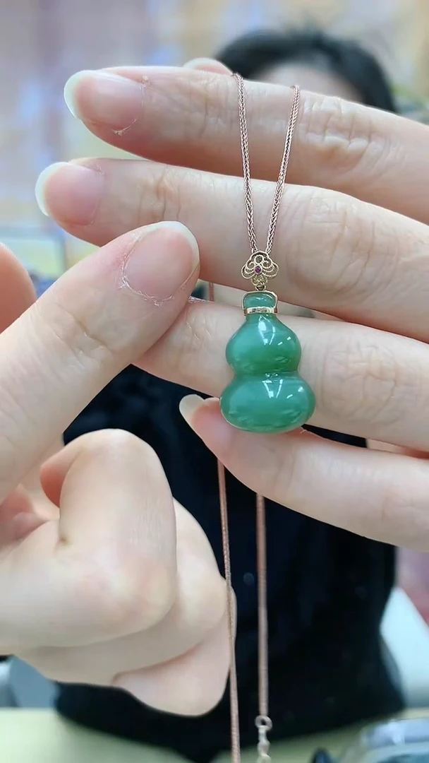 【闪购商品】和田玉吊坠(不含链)18K金镶嵌dd@@碧玉千层猫眼3917