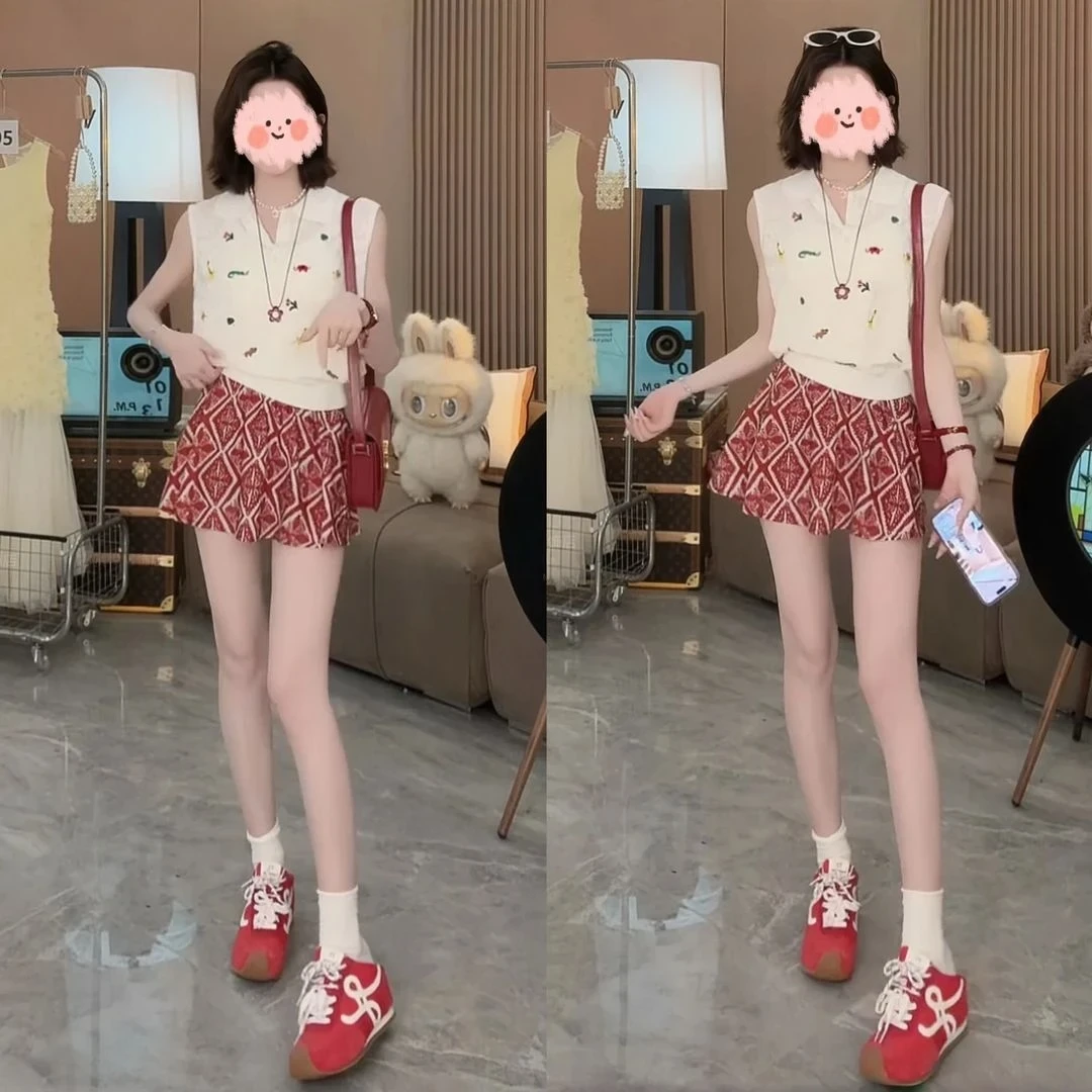 【现货】多巴胺服装女时尚洋气复古减龄短袖针织衫碎花短裙两件套