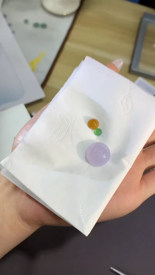 【闪购商品】翡翠颈饰未镶嵌HLG024   一套三颗发货