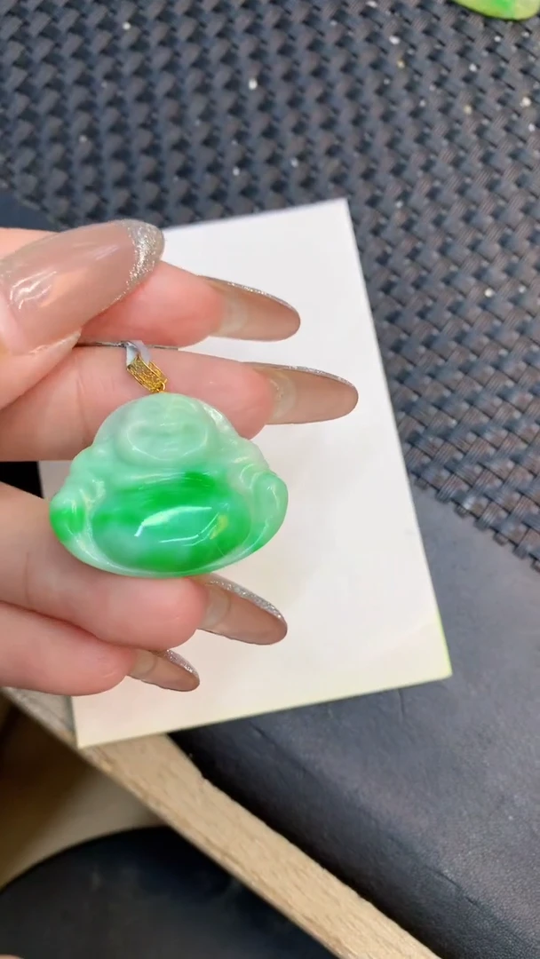 颈饰18K金镶嵌翡翠1