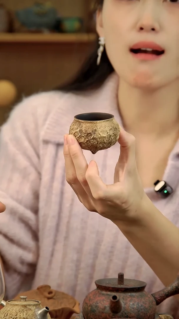 言野手作  粉引仿古锤纹三足杯