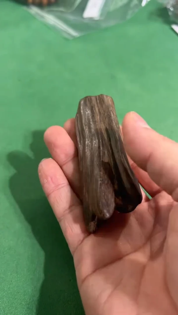 【闪购商品】沉香木手把件105号沉香老料