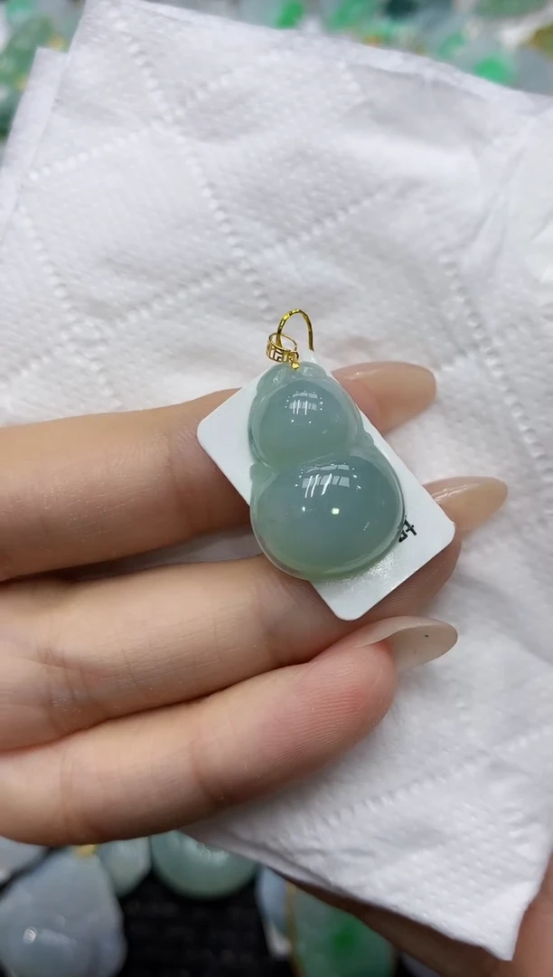 颈饰18K金镶嵌翡翠111111111111