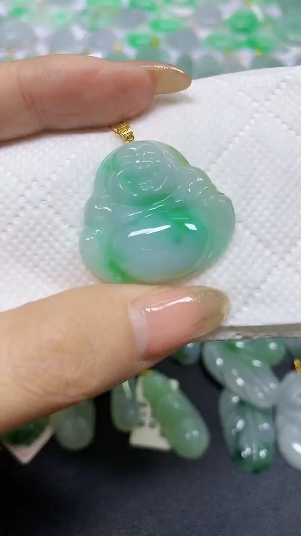 颈饰18K金镶嵌翡翠A货