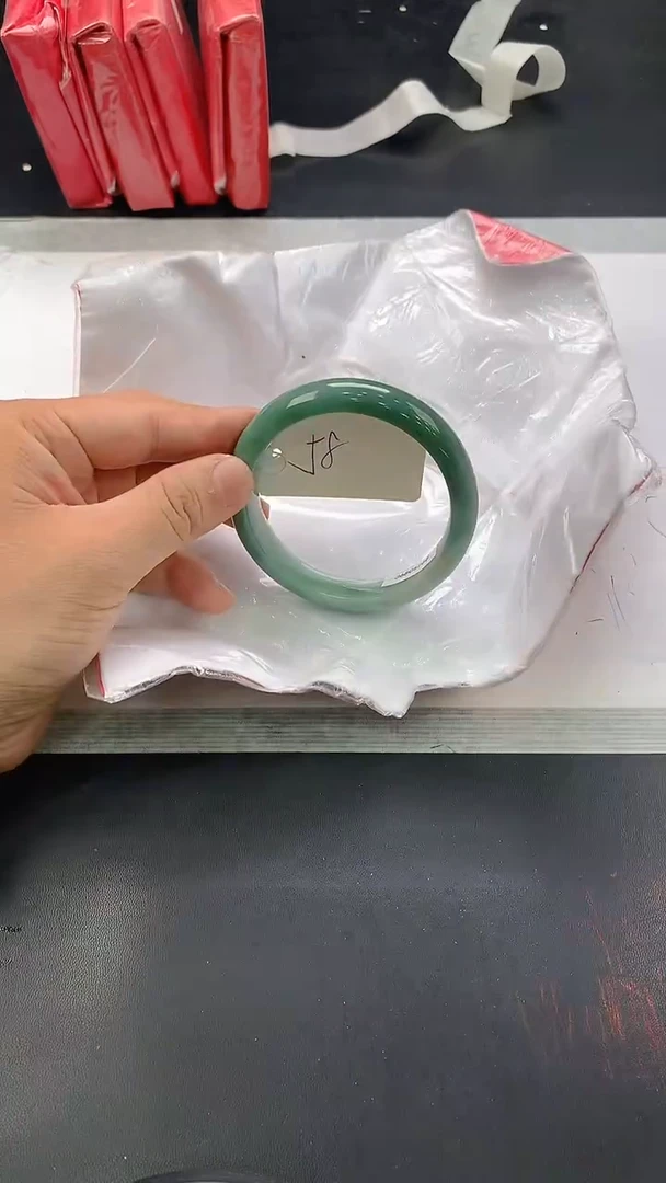 翡翠手镯未镶嵌247
