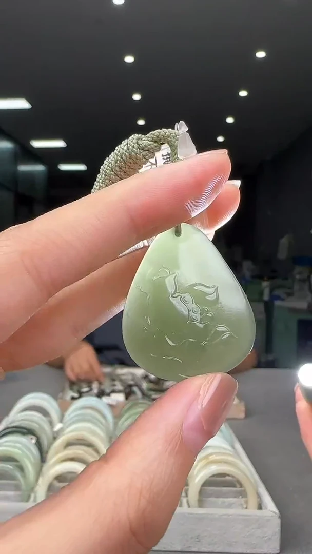 颈饰未镶嵌和田玉荷花吊坠