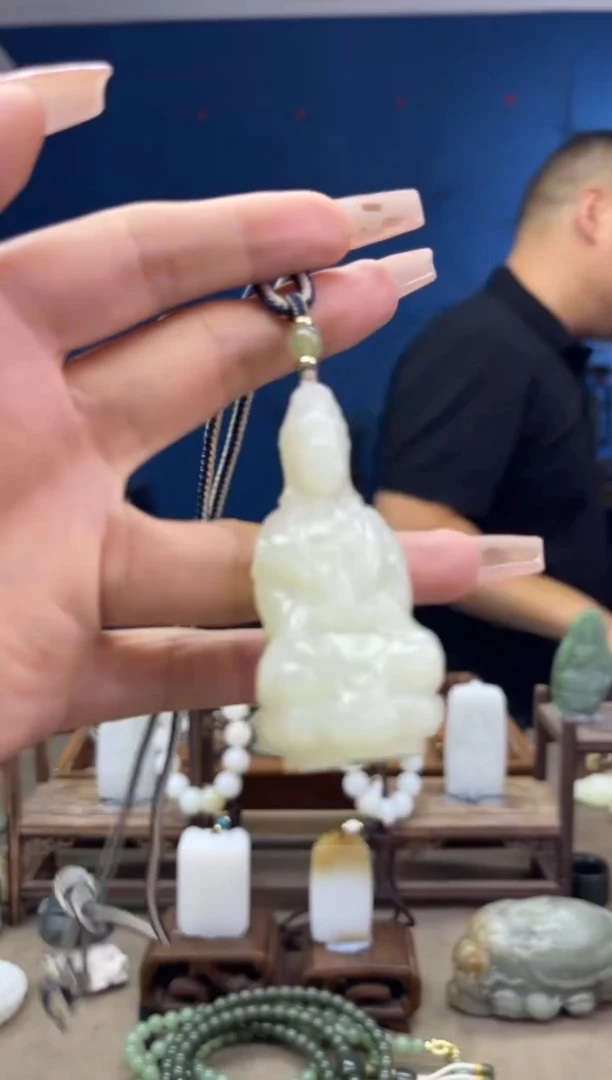 和田玉未镶嵌颈饰1