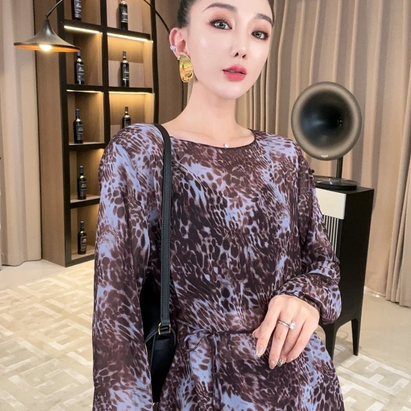 【宝姐家/T恤】夏季新款轻薄紫豹纹女款长袖T恤