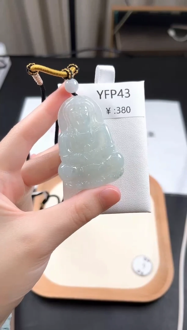 翡翠未镶嵌颈饰YFP43观音