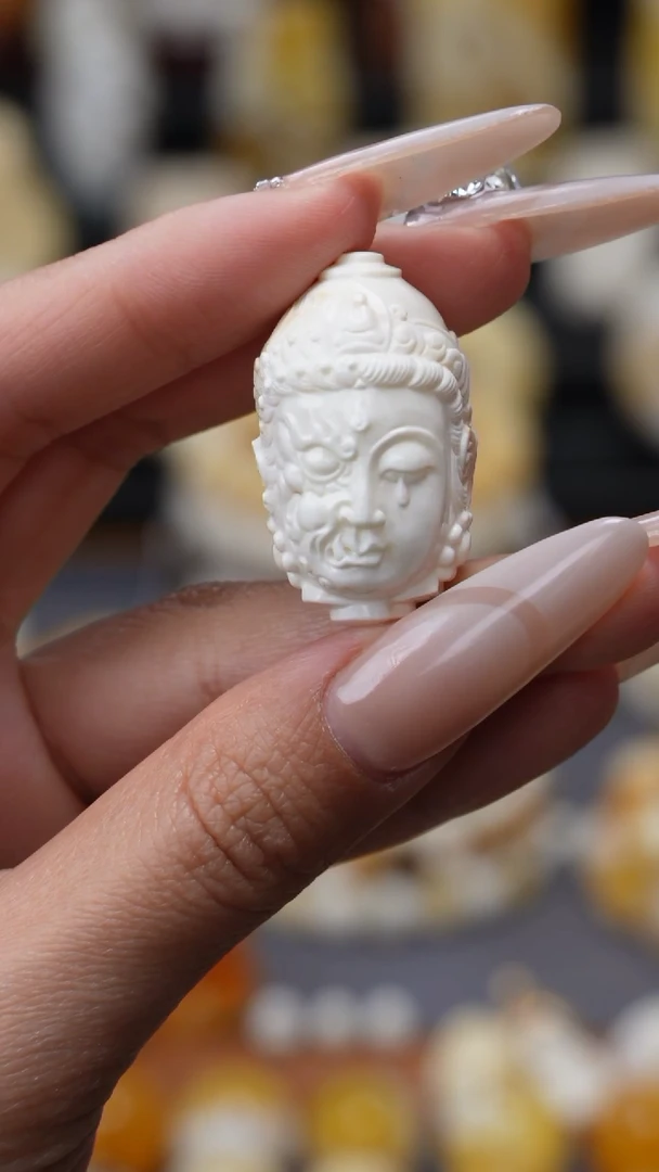 【闪购商品】琥珀裸石未镶嵌5472635856