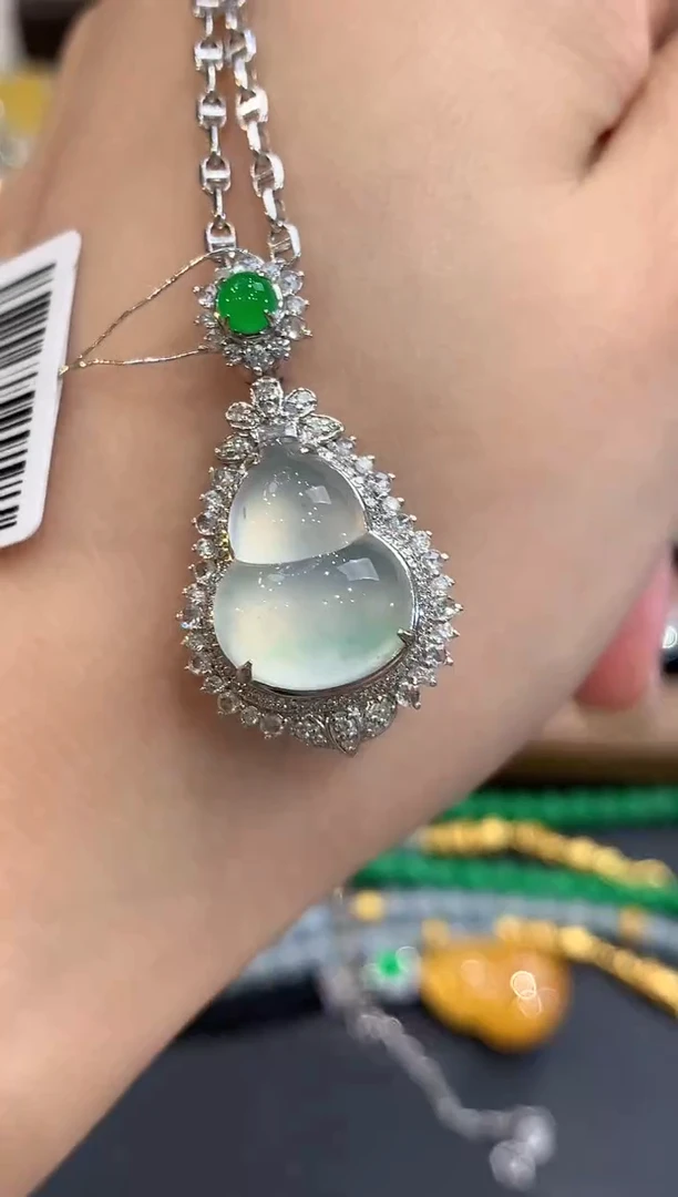 吊坠(不含链)18K金镶嵌翡翠q73