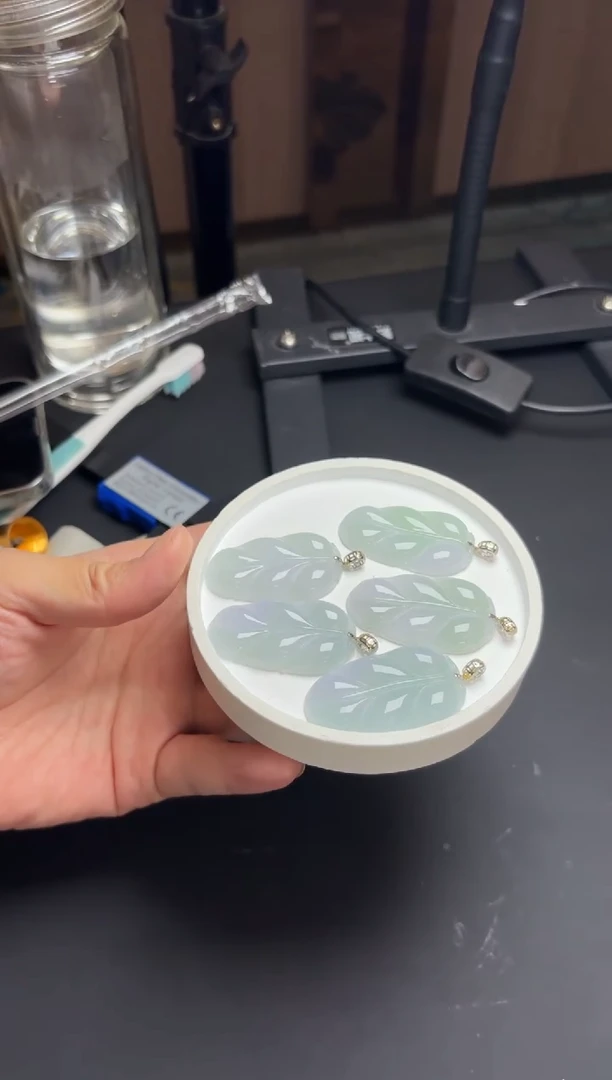 颈饰18K金镶嵌翡翠YM881-2 叶子多样性发一件