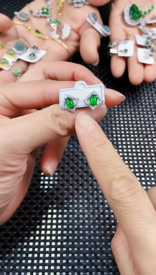 【闪购商品】翡翠耳饰未镶嵌111111111