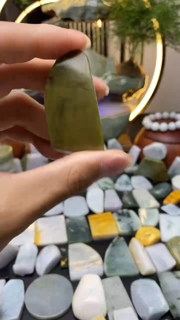 未镶嵌挂件翡翠天然缅货翡翠毛料