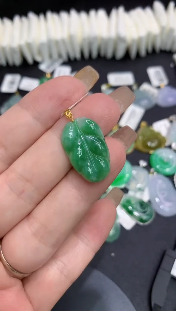 吊坠(不含链)18K金镶嵌翡翠111