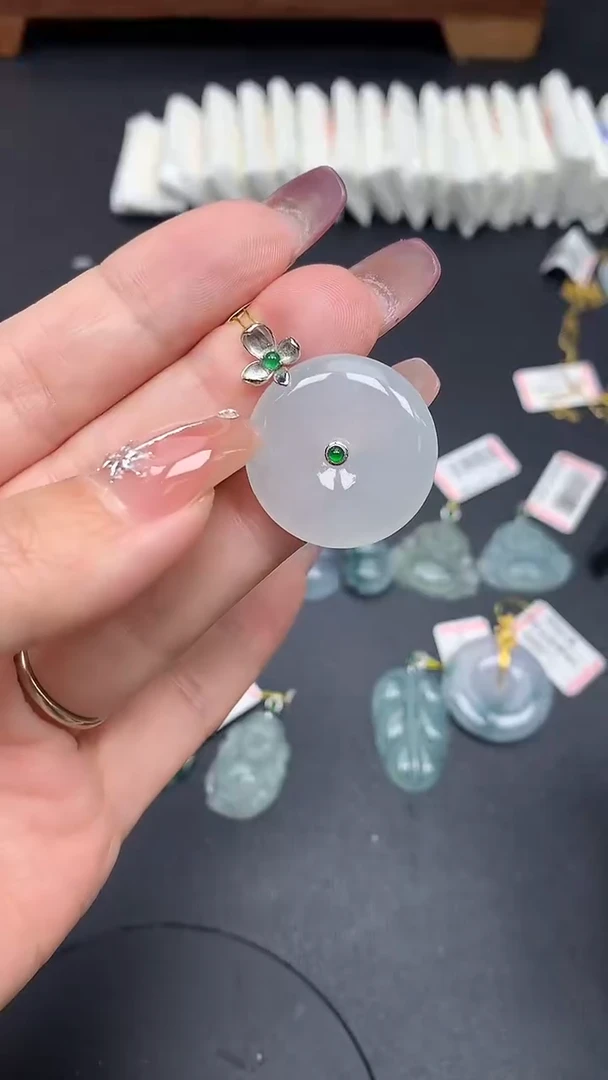 翡翠18K金镶嵌吊坠(不含链)MS188006