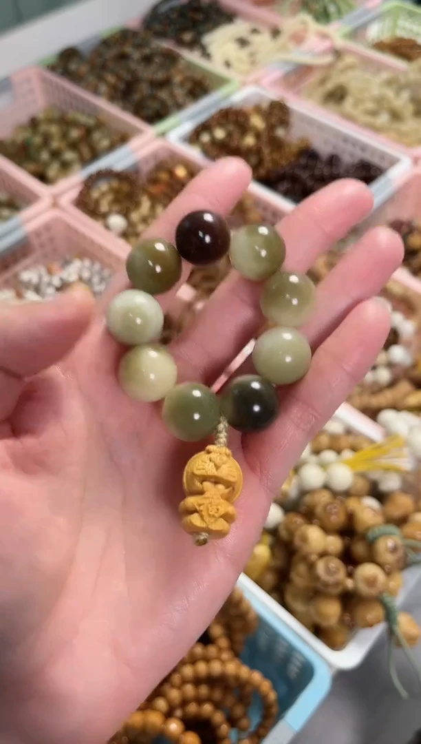 【闪购商品】菩提根/象牙果手串花皮手捻叮当猫