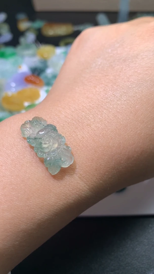 未镶嵌定制翡翠毛货