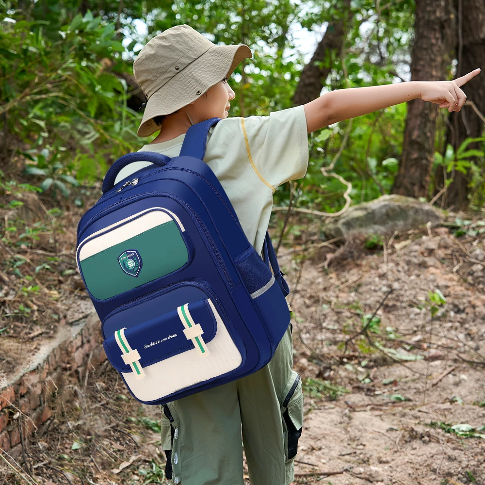 【阳光8点】小学4-6年级简约护脊健康书包#22236