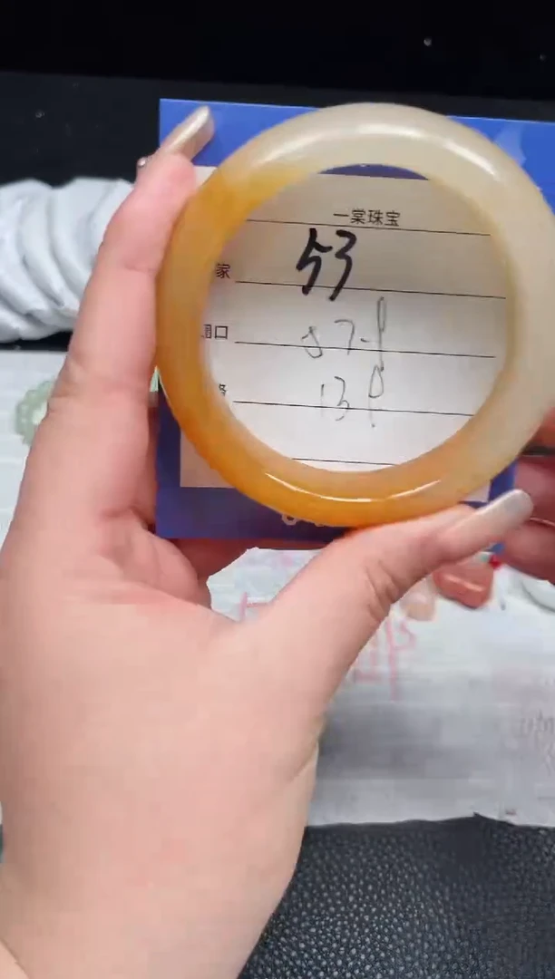 【闪购商品】石英质玉手镯未镶嵌53