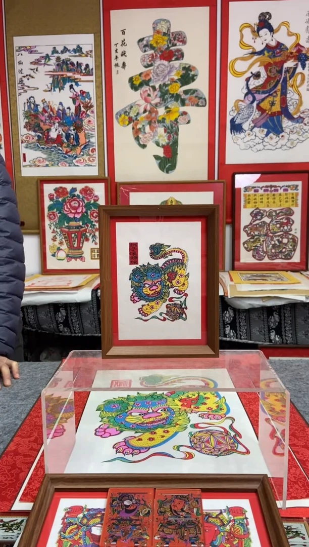 狮子滚绣球摆台手工制作精品