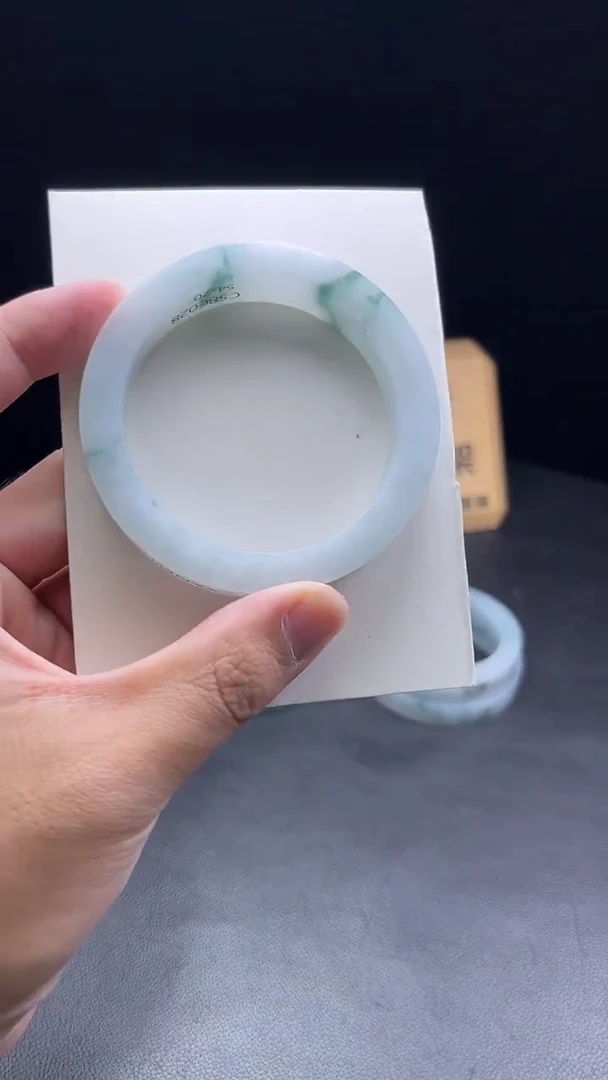 未镶嵌手镯定制翡翠程*云定制