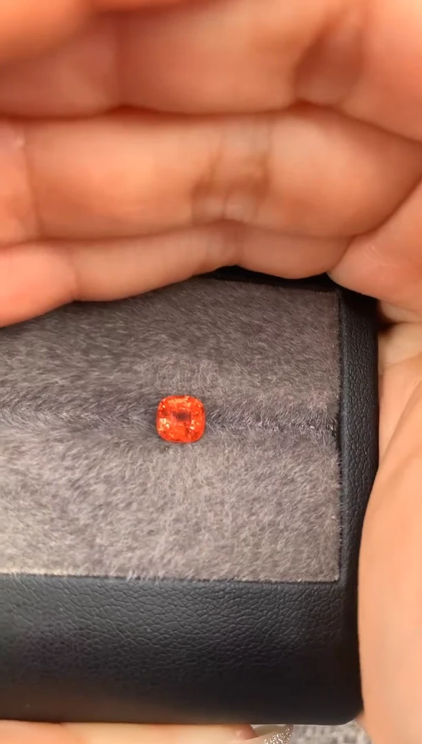 定制尖晶石裸石未镶嵌枕型 橙色调 1.01ct