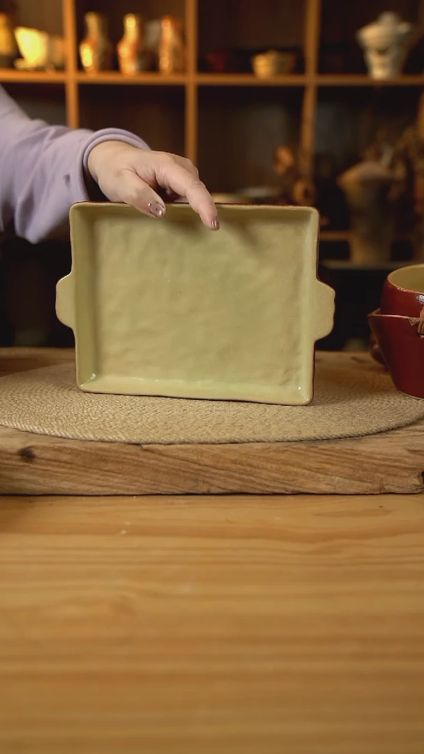 复古红系列的8英寸双耳烤盘1个