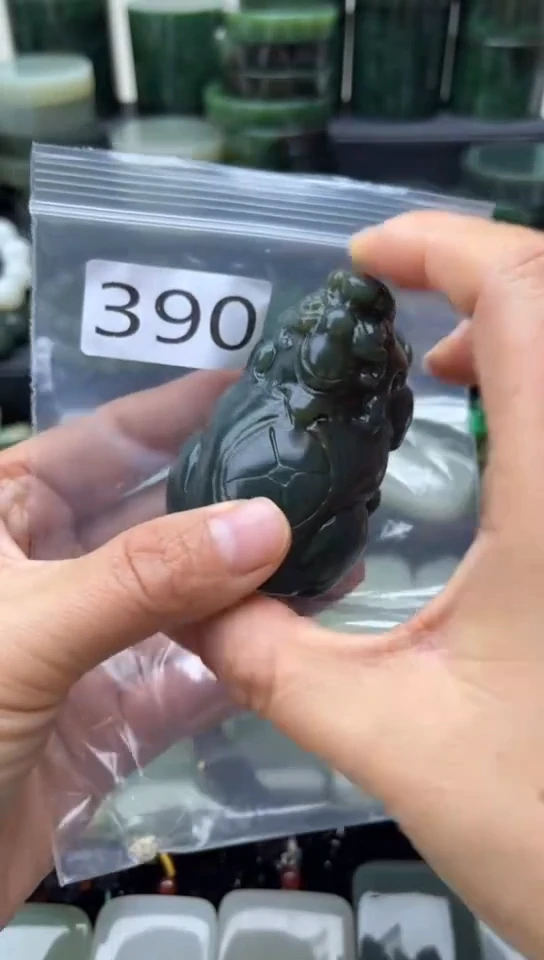 未镶嵌和田玉珠宝半成品貔貅