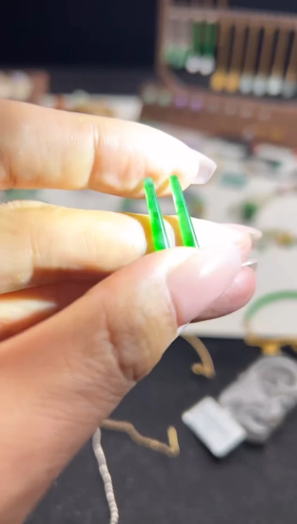 【闪购商品】定制翡翠未镶嵌绿长条1500+15-lh