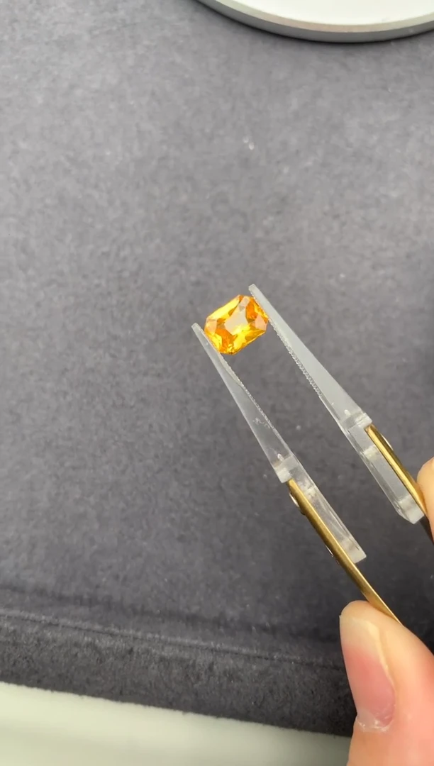 裸石彩色蓝宝石2.05ct黄蓝宝  定制   GH