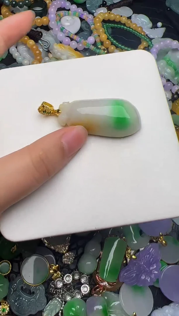 翡翠未镶嵌颈饰天然缅甸翡翠吊坠